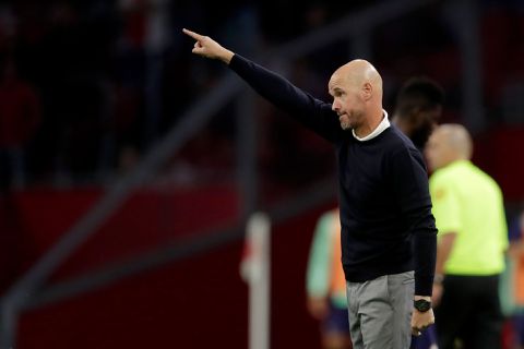 Erik ten Hag niet verbaasd na billenkoek van PSV: ‘Zijn er gewoon nog niet klaar voor’