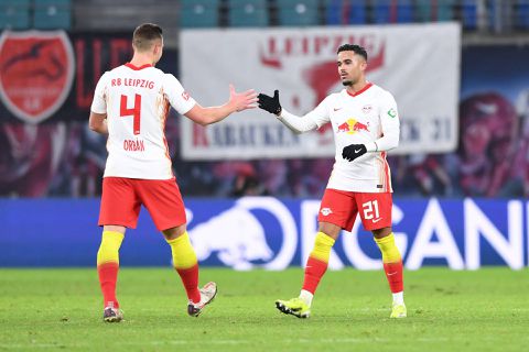 De opstellingen bij Liverpool-Leipzig: 1 Nederlander in de basis, 1 op de bank