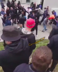 FC Utrecht-fans zoeken confrontatie met politie: 'Utrecht hooligans!' (video)
