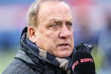 Irak-coach Dick Advocaat bekijkt selectie van grote hoogte: 'Zie spelers liever live'