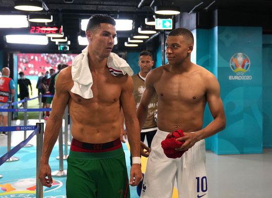 'PSG heeft geen interesse in Cristiano Ronaldo en focust op contractverlenging Kylian Mbappé'