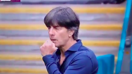 🎥 | Joachim Löw vergeet camera's maar weer eens...