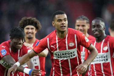 Dit zijn de opstellingen van PSV en AZ: wel Cody Gakpo, geen Ibrahim Sangaré