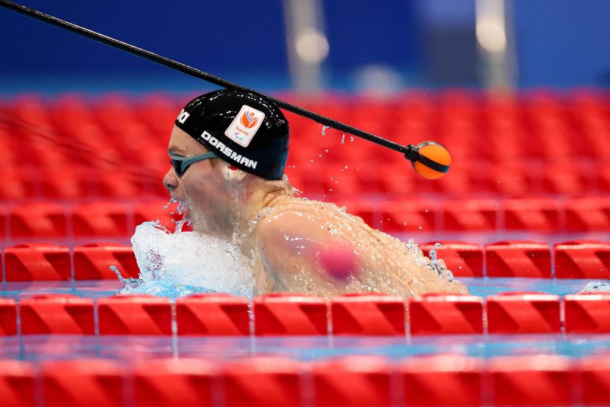 Rogier Dorsman voltooit de ‘gouden hattrick’ op de Paralympische Spelen in Tokio