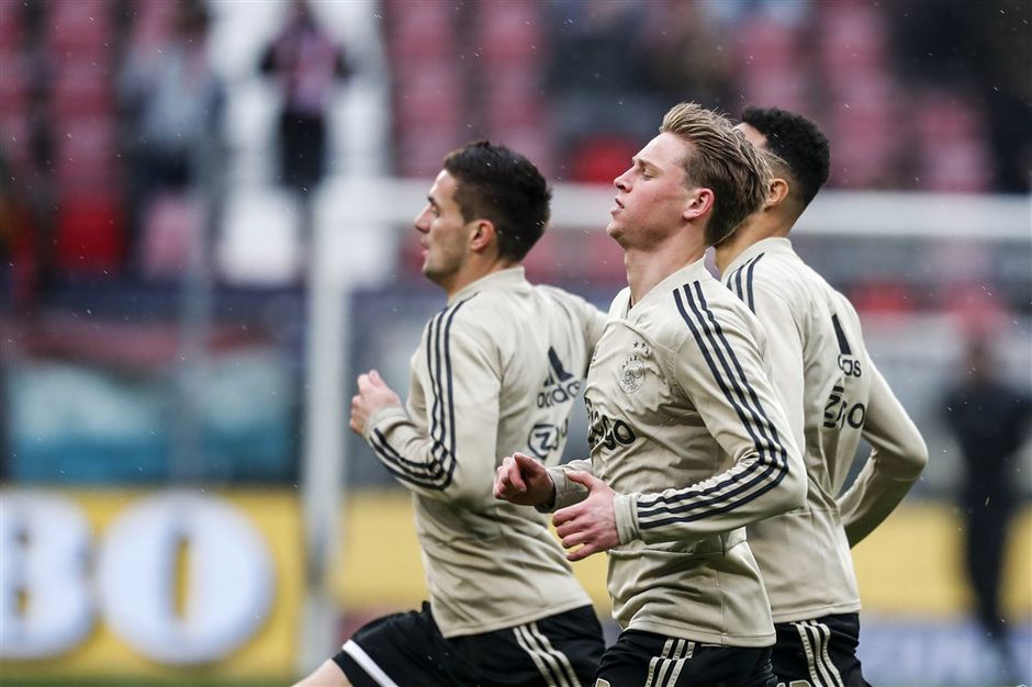 Volgens Spaans televisiestation wil Barcelona Frenkie de Jong op 12 januari presenteren