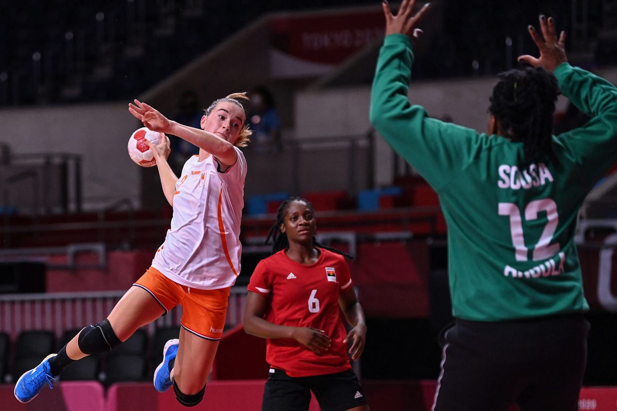 Nederlandse handbalsters vegen ook Angola op en staan in knock-out-fase van de Spelen