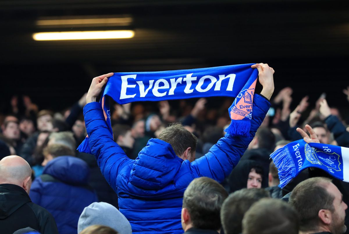 🎥 | Everton-fans keren Liverpool letterlijk de rug toe tijdens You'll Never Walk Alone