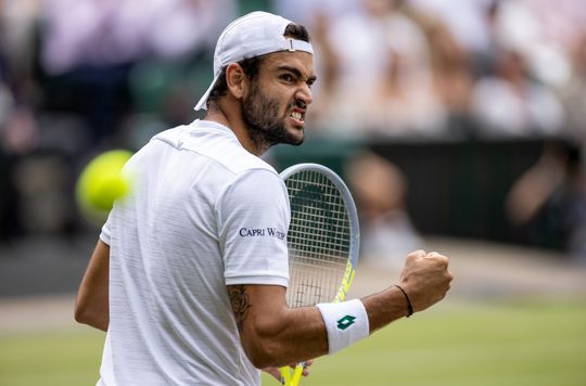 Matteo Berrettini haalt Hubert Hurkacz door pastamolen en bereikt Wimbledon-finale