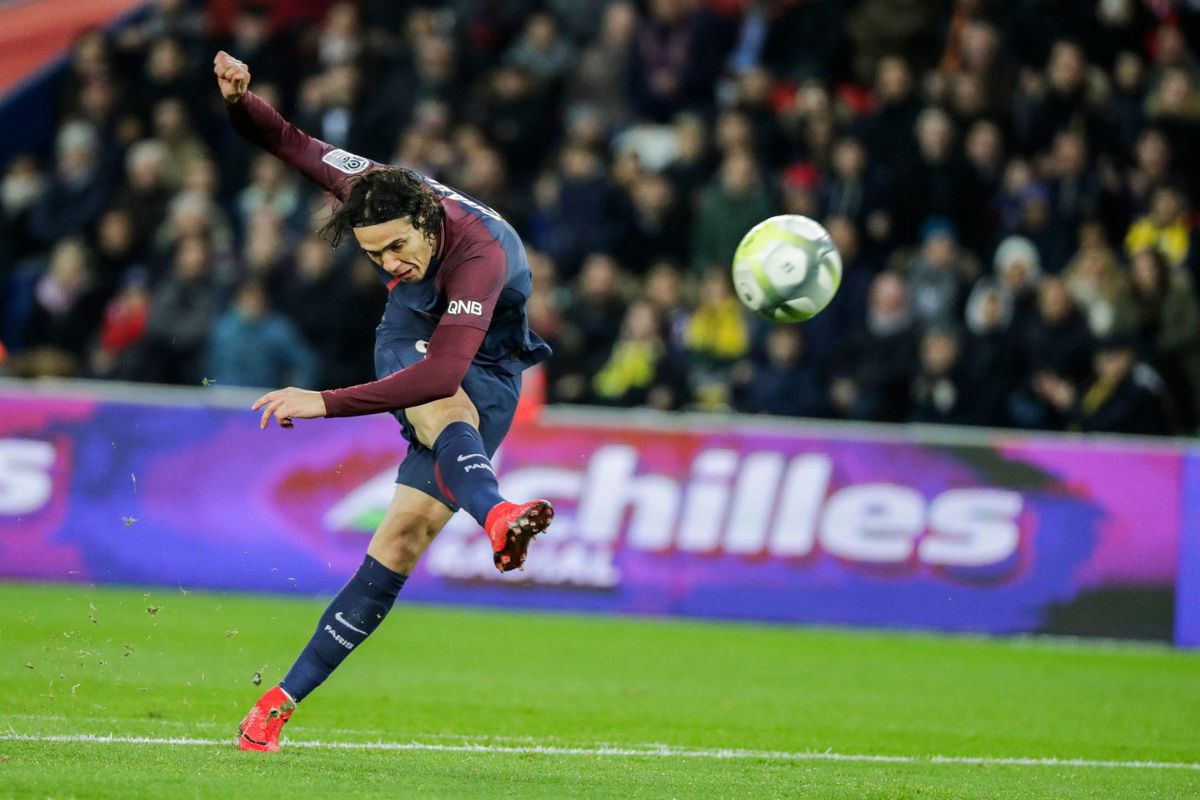 Topscorer Cavani helpt Paris Saint-Germain aan simpele zege op Nantes
