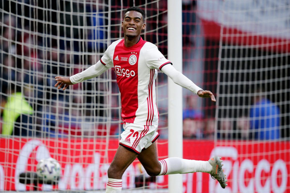 In Ajax 1 voor je 18e: garantie voor een succesvolle carrière?