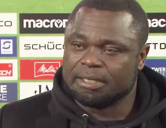 😭 | Schalke-legende Gerald Asamoah huilt: 'Degradatie? Eigen schuld'