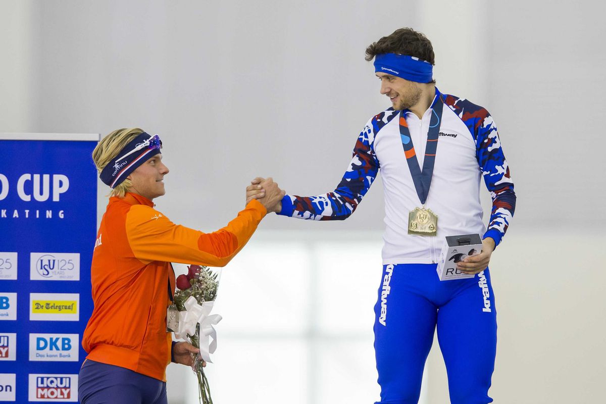 Koen Verweij tegen Russische vriend Yuskov op 1500 meter in Erfurt