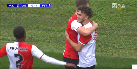 🎥 | Robin van Persie loodst zijn onder-19 naar volgende ronde Youth League