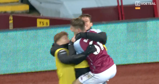 🎥 | WOAH! 17-jarige Barry prikt raak tegen Liverpool