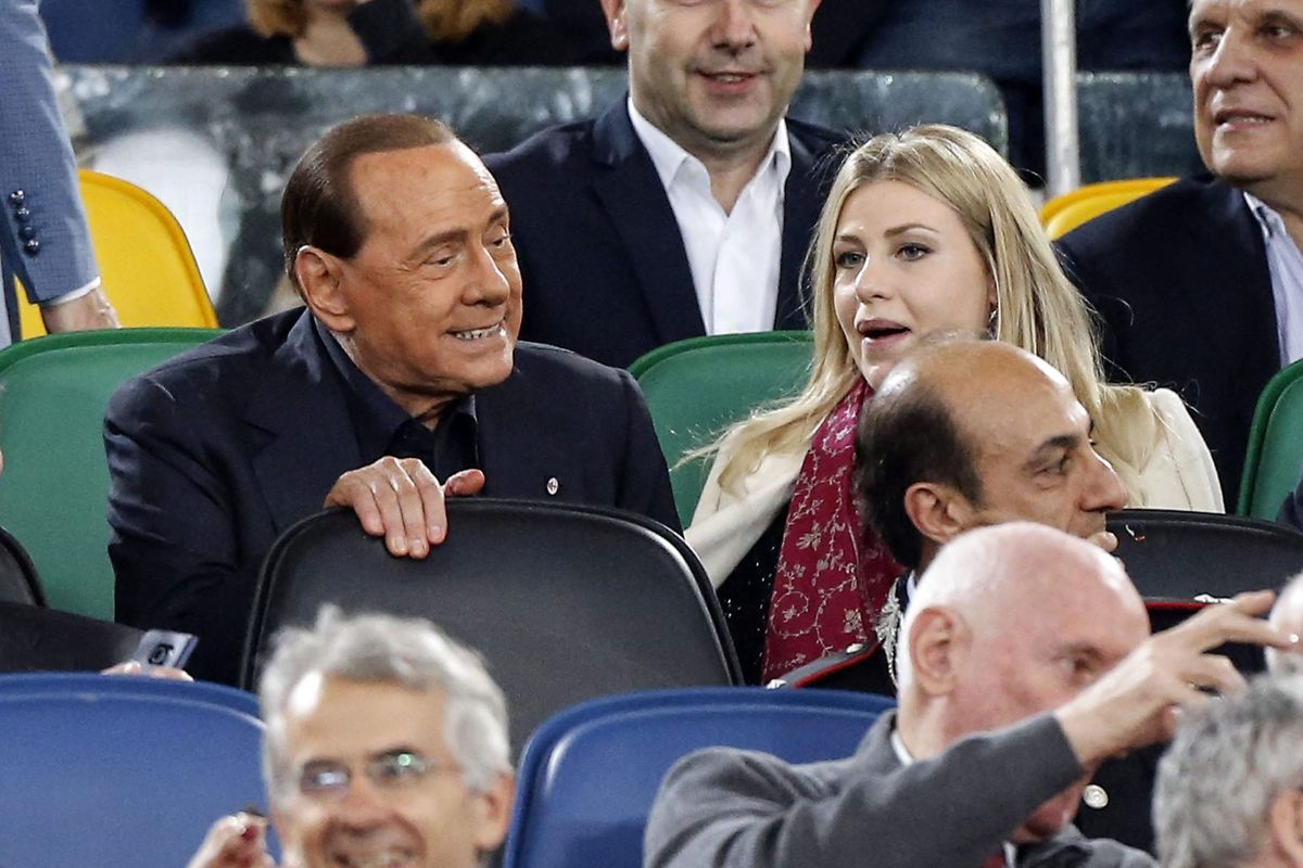 Berlusconi vindt plannen voor nieuw San Siro 'absurd'