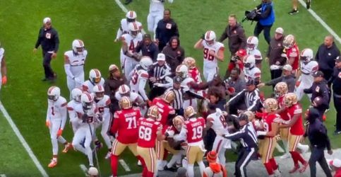 🎥 | Vechtpartij breekt uit vóór Cleveland Browns - San Francisco 49ers