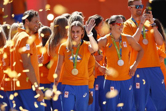 Nederlandse olympiërs gehuldigd (video)