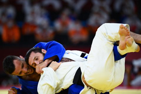 Judoka Tornike Tsjakadoea stunt tegen topfavoriet maar moet toch naar herkansingen