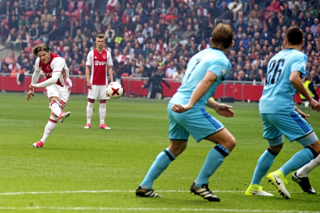 Klassieker-goal Schöne in eerste minuut in rijtje met Piet Burg en John Rep