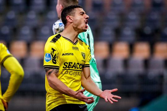 Ook met een man meer gaat VVV onderuit: FC Groningen te sterk