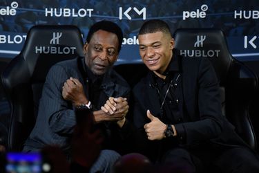'78-jarige Pelé mag ziekenhuis in Parijs verlaten'
