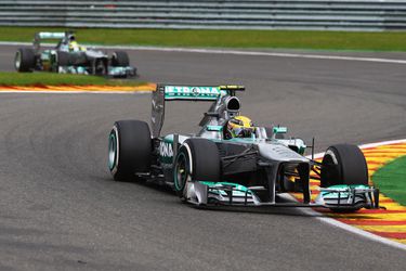 💸 | Oude F1-auto van Lewis Hamilton levert onverwacht MILJOENEN op
