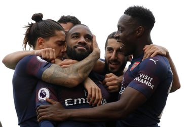 Koningstrio Lacazette-Aubameyang-Ramsey bezorgt Arsenal dikke zege (video's)