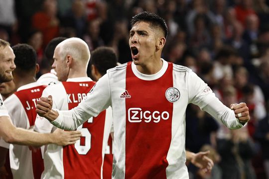 🎥 | Genieten: Ajax onthult met vet filmpje contractverlenging met Ziggo