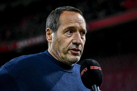 John van 't Schip was ondanks grote overwinning kritisch op zijn Ajax