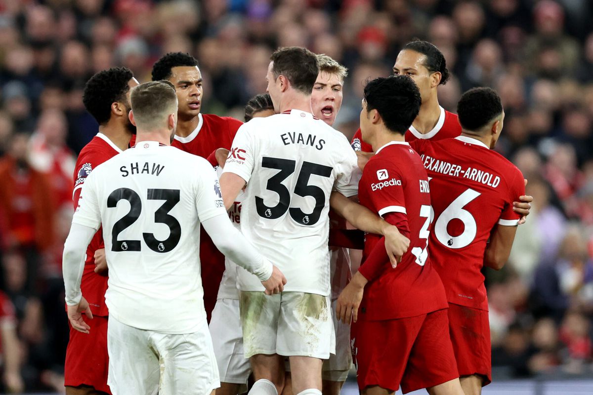 Manchester United piept en kraakt tegen Liverpool, maar breekt niet