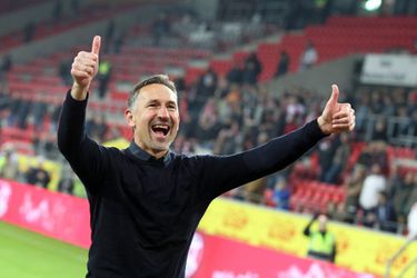 FC Köln presenteert na 5-3 nederlaag de trainer van tegenstander als coach voor volgend jaar
