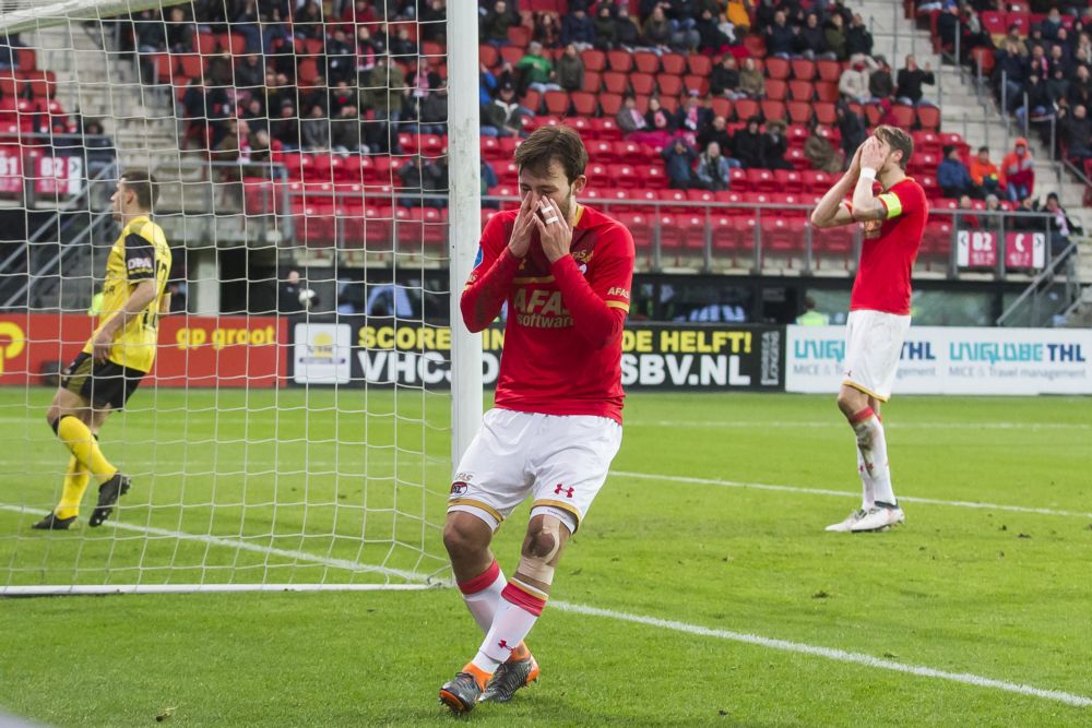 FC Utrecht presenteert nieuwste aanwinst Joris van Overeem
