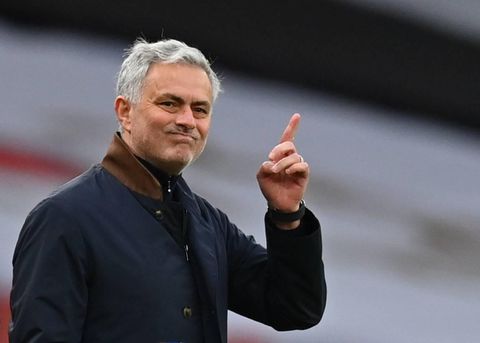 Mourinho gaat weer helemaal los op de arbitrage: 'Misschien zijn de scheidsrechters ook moe?'