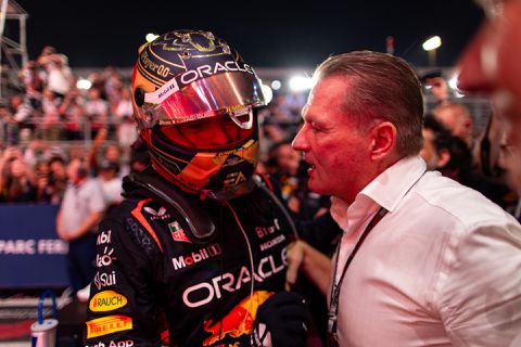 Jos Verstappen schiet uit zijn slof na opmerking over zoon Max: 'Mafketel!'