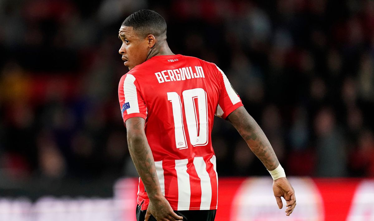 Steven Bergwijn stapt op het allerlaatste moment niet in vliegtuig PSV naar Qatar