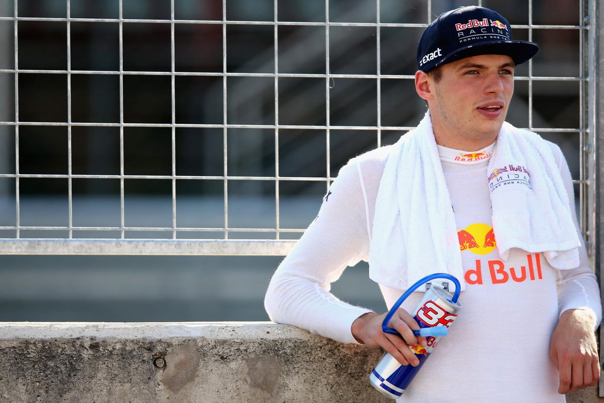 Teambaas RB: 'Max is ongeduldig maar gaat niet naar Mercedes of Ferrari
