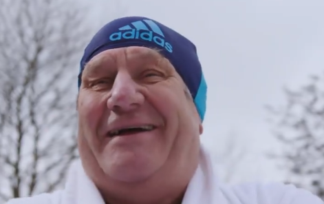😂🎥 | Boskamp in heerlijke Feyenoord-reclame: 'Op naar het Kuipie!'