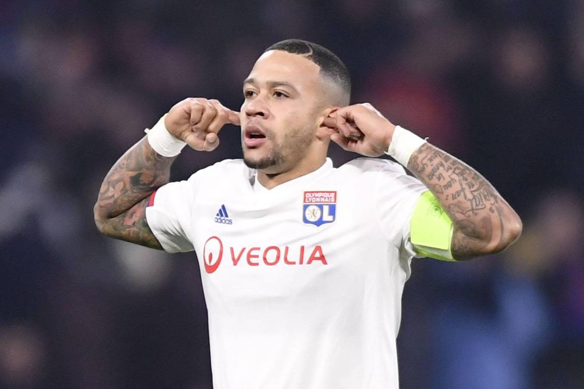 'Geblesseerde Memphis gaat met Lyon praten over contractverlenging'