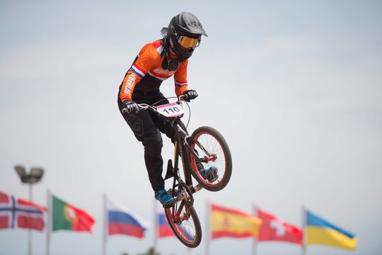 Smulders knap derde op tijdrit bij wereldbekerwedstrijd BMX in Papendal