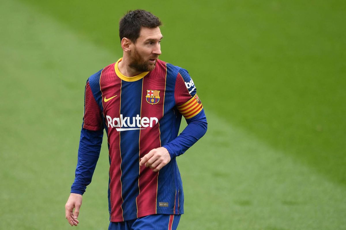 🎥 | Lionel Messi neemt record over van Xavi en scoort daarna pingel