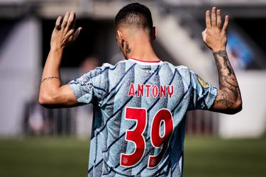 🎥 | Mazraoui heeft nu al een klik met Antony: 'Technisch net zo goed als Ziyech'