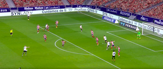 🎥 | Servisch talent Uroš Račić maakt WERELDGOAL voor Valencia tegen Atlético