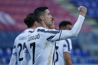 Cristiano Ronaldo heeft de Braziliaanse legende Pelé verslagen als 'topscorer van de wereld'