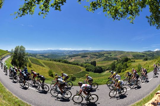 Tour de France wijkt vrijdag uit naar Ned. 2