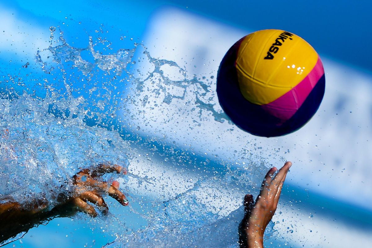 Waterpolosters te sterk voor China