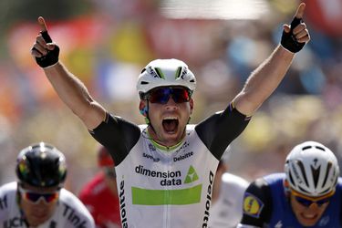 Cavendish pakt eerste Touretappe in machtige sprint