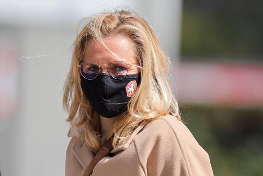 'Typisch Hollands dit': Oranje Leeuwinnen wél gevaccineerd, bondscoach Sarina Wiegman niet