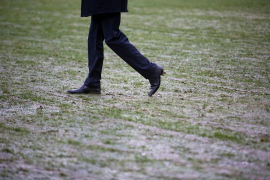 Huh? Is er nou een grote pik te zien op 't veld van Heracles?