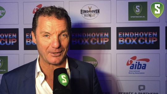 Zanger John de Bever bij Eindhoven Box Cup: 'Eigenlijk vind ik boksen maar eng' (video)