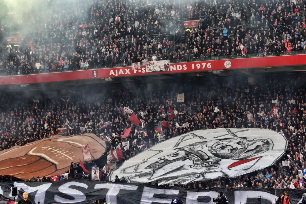 Ajax-fans mogen niet zuipen voor CL-wedstrijd tegen Benfica: 'Matig alcoholgebruik tot 3 glazen'